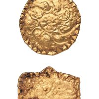 15-Four-gold-ornaments-detail