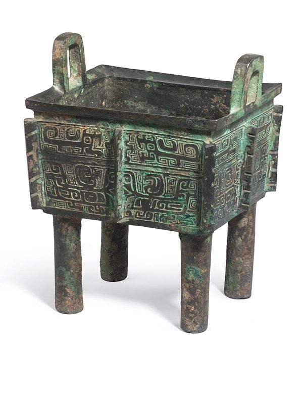 Bronze ritual vessel of fangding form 