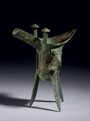 Bronze ceremonial libation vessel <em>jue</em>, of royal provenance