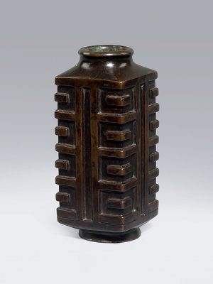 Bronze vase of cong form