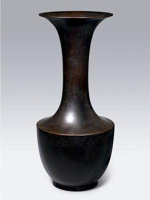 Large bronze vase by Takahashi Ryoun