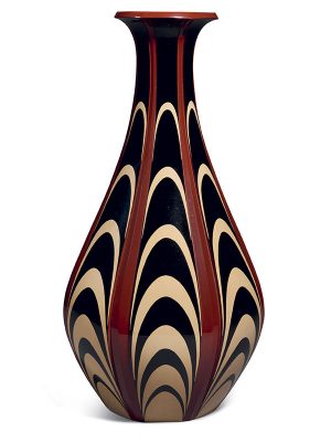 Lacquer vase by Mori Miki