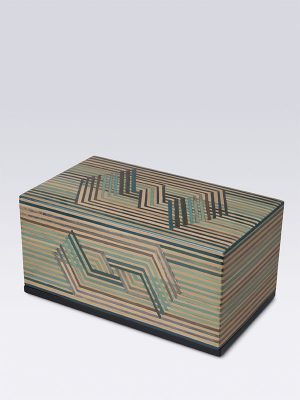 Lacquer box “Intersecting Stripes” by Igarashi Kan’ichi