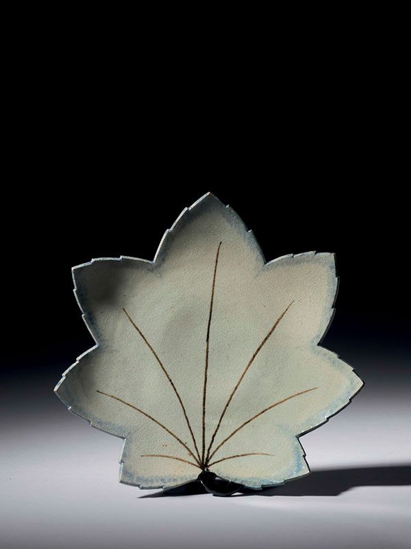 Porcelain leaf-shaped dish by Nonomura Ninsei