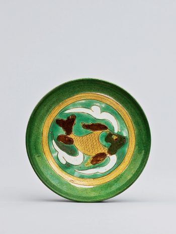 Pottery dish with fish