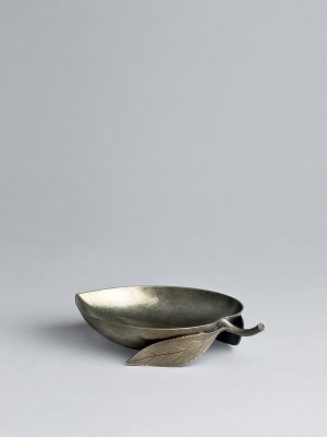 Silver peach­-shaped cup by Sekiya Shirō (1907-1994)