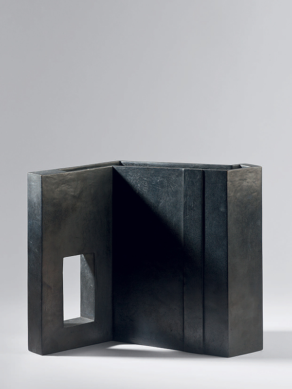 Bronze vase by Yoneda Bisho (1929 – 2008)