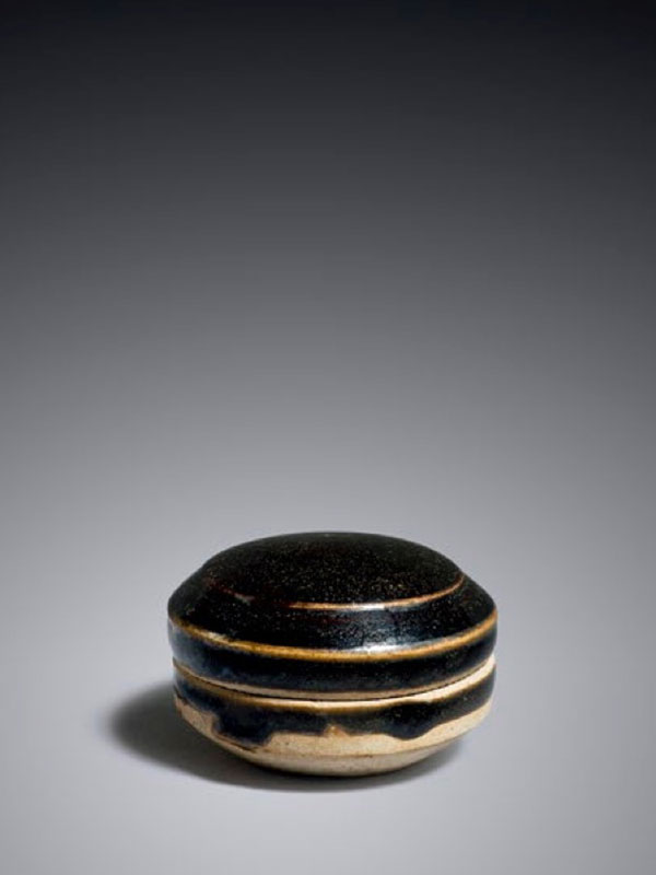 Stoneware box with black glaze