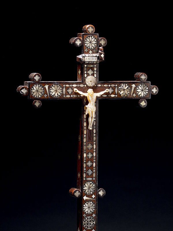 Devotional inlaid crucifix 