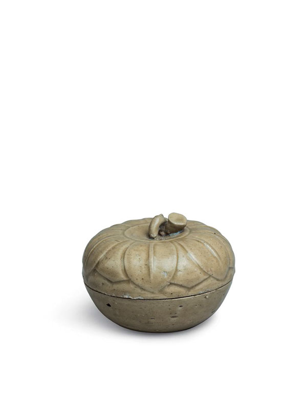 Yue stoneware box in the form of a fruit