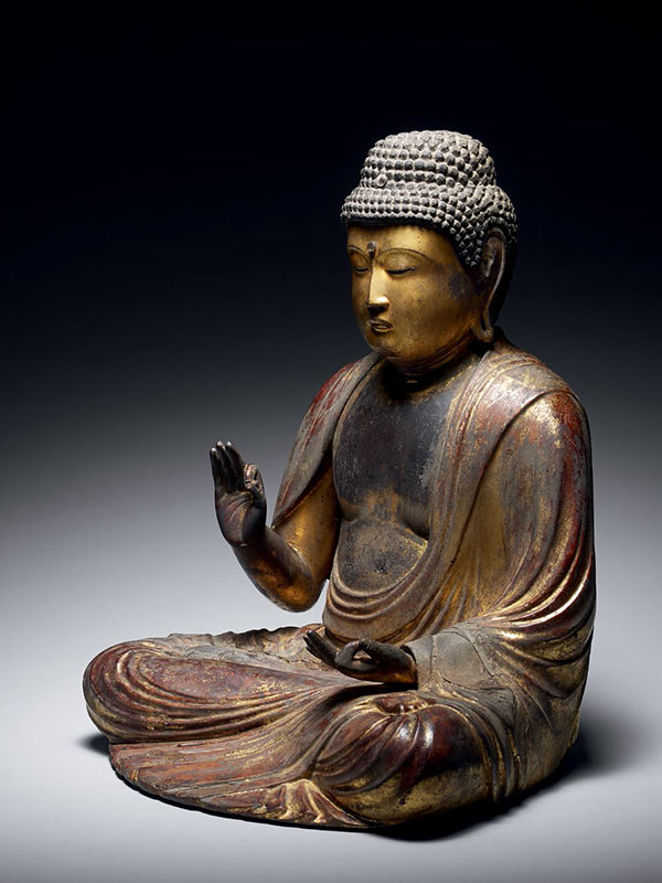 Lacquered wood sculpture of seated Buddha (Amida Nyorai)