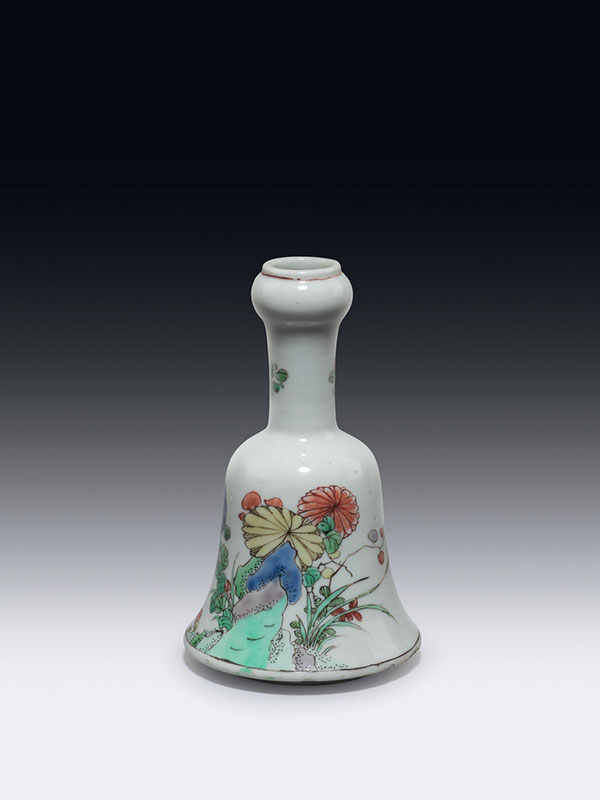 Famille verte bell-shaped porcelain vase