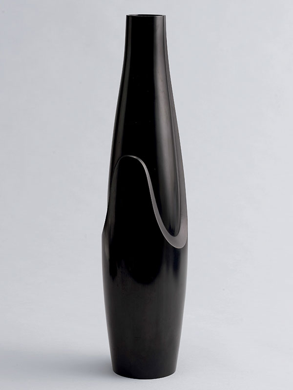 Bronze vase by Yoshitaka Kamitaka