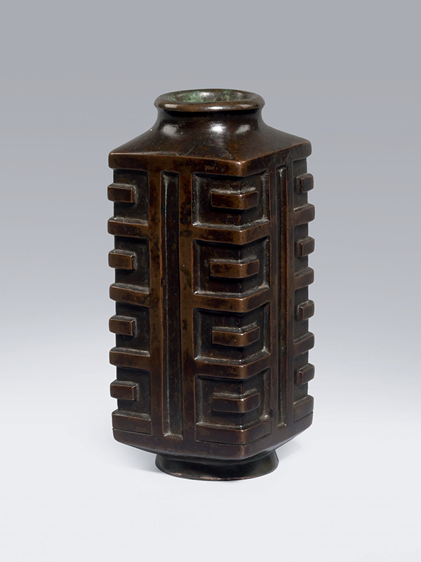 Bronze vase of cong form
