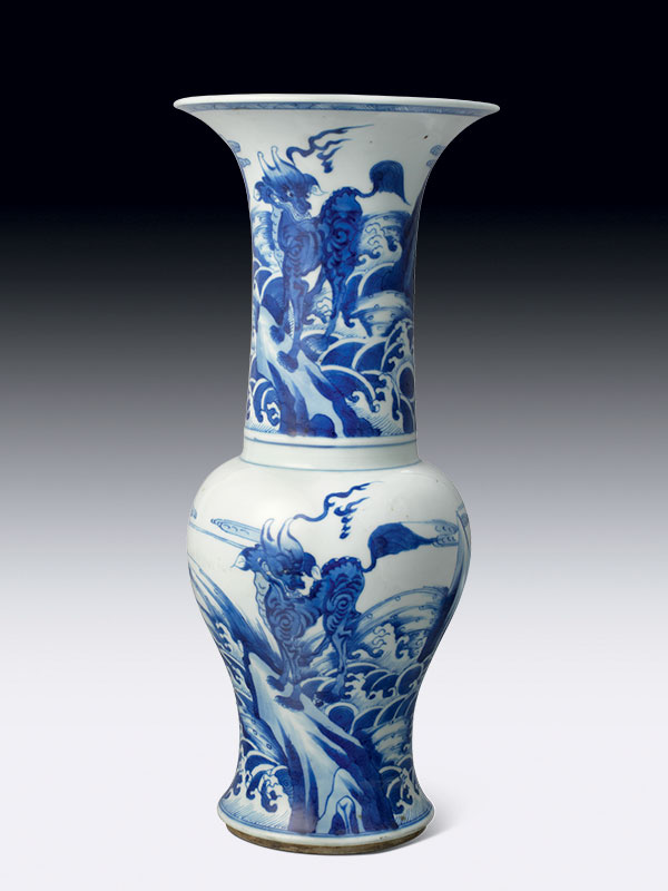 Porcelain vase of yan-yan shape painted with qilin