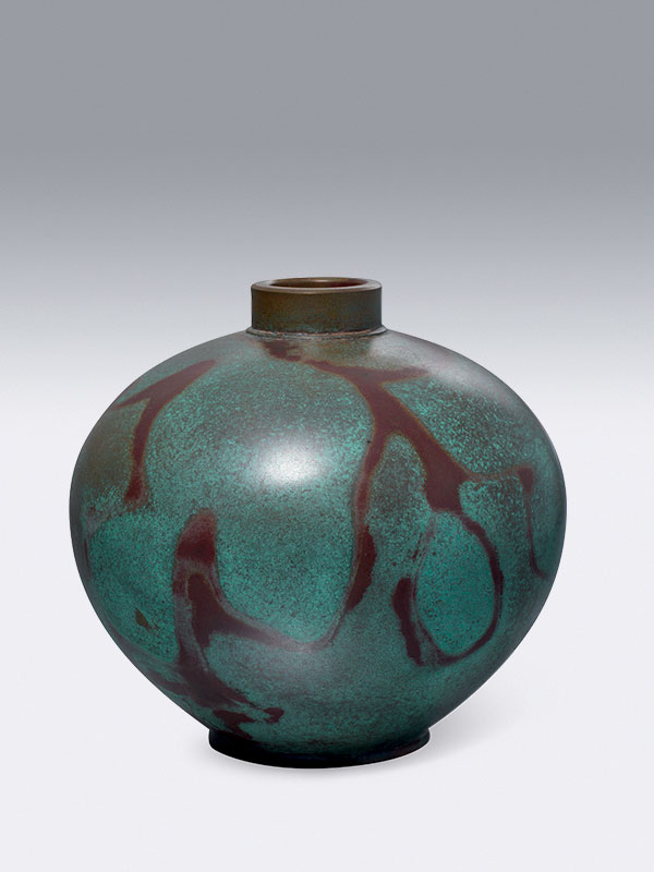 Bronze vase by Hannya Kankei