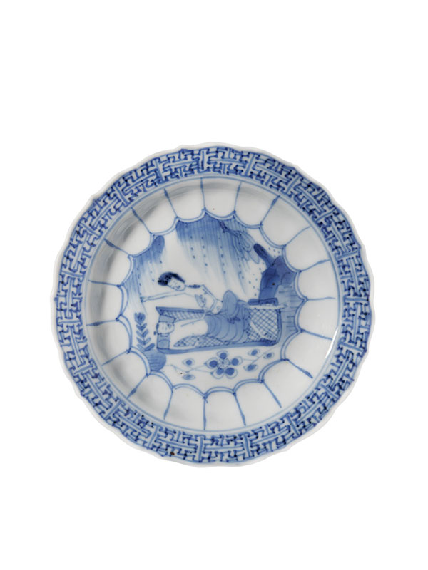 Blue and white porcelain erotic saucer
