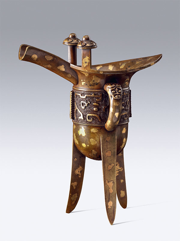 42 Bronze gilt-splashed wine vessel, jue